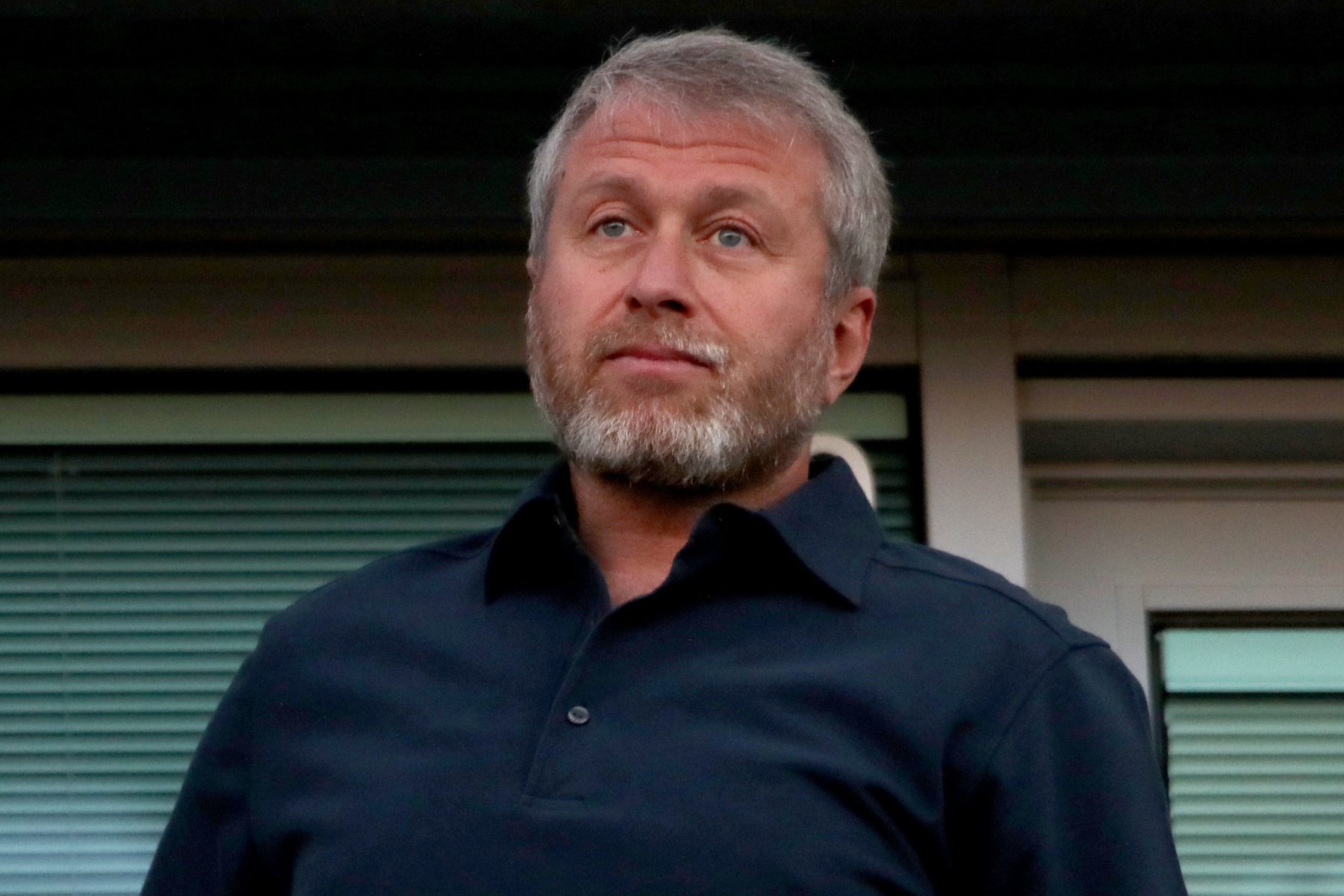 Roman Abramovich va vendre le Chelsea FC et reverser le “produit net” aux victimes ukrainiennes