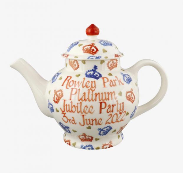 Times Series: Personalised Platinum Jubilee 4 Mug Teapot (Emma Bridgewater)