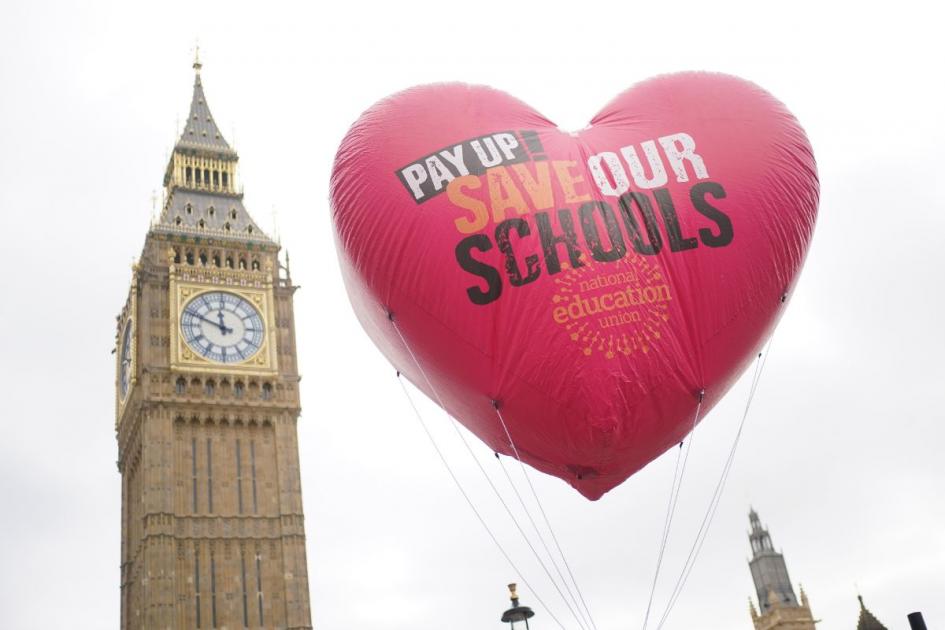 Lehrerstreiks: NEU kündigt zwei weitere Termine in England an