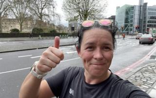 Rachel Kelly's practice run for London Marathon with 'selfie' at Tower Hill